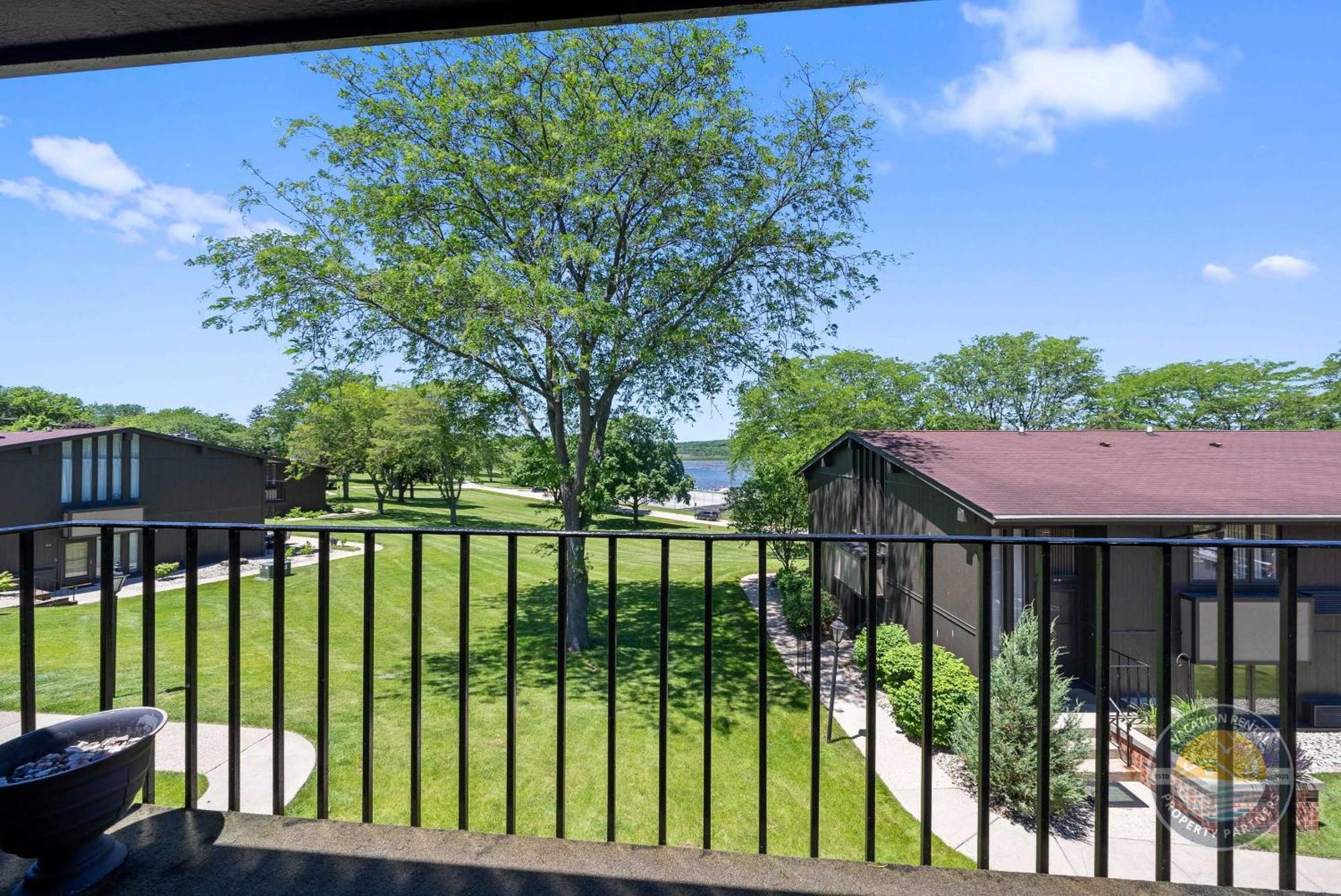 New Lake Como Condo With Lake Views Lake Geneva Extérieur photo